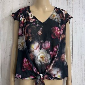 NWT willow & clay Elsie Floral Tie Front Top